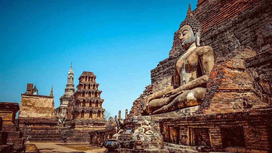 How to explore the world's most magnificent Buddhist monasteries and culture in Thailand